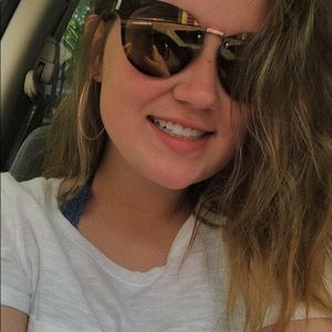 Meet your Posher, Megan